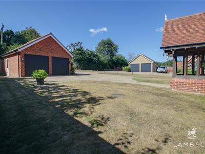 DOUBLE GARAGE